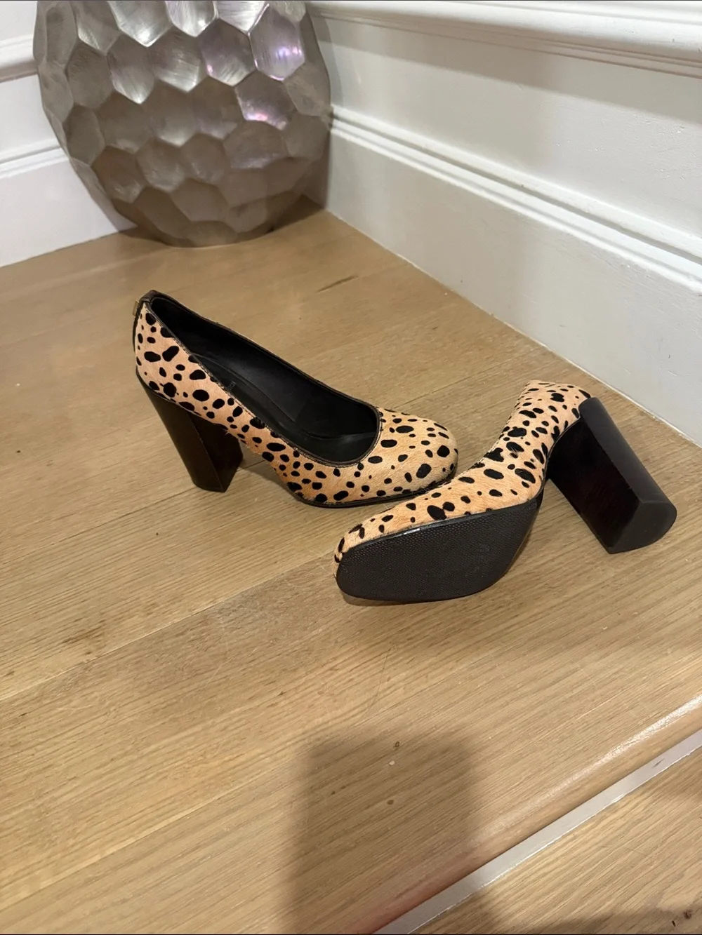 Tory Burch Leopard Spot Pumps - Tan & Black